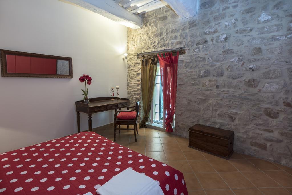 Agriturismo Borgo Spagnoli Magione Exterior foto